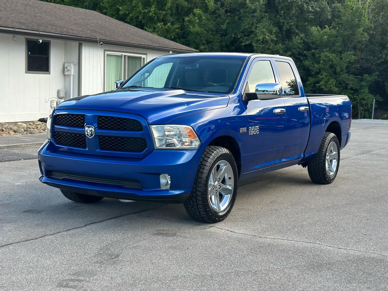 RAM 1500 4WD Quad Cab 140.5" Express 2015