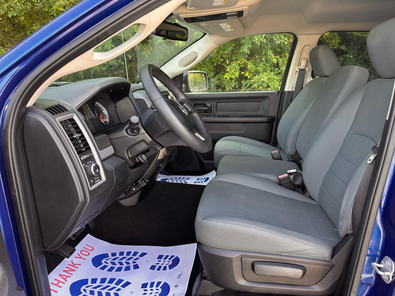 RAM 1500 4WD Quad Cab 140.5" Express 2015