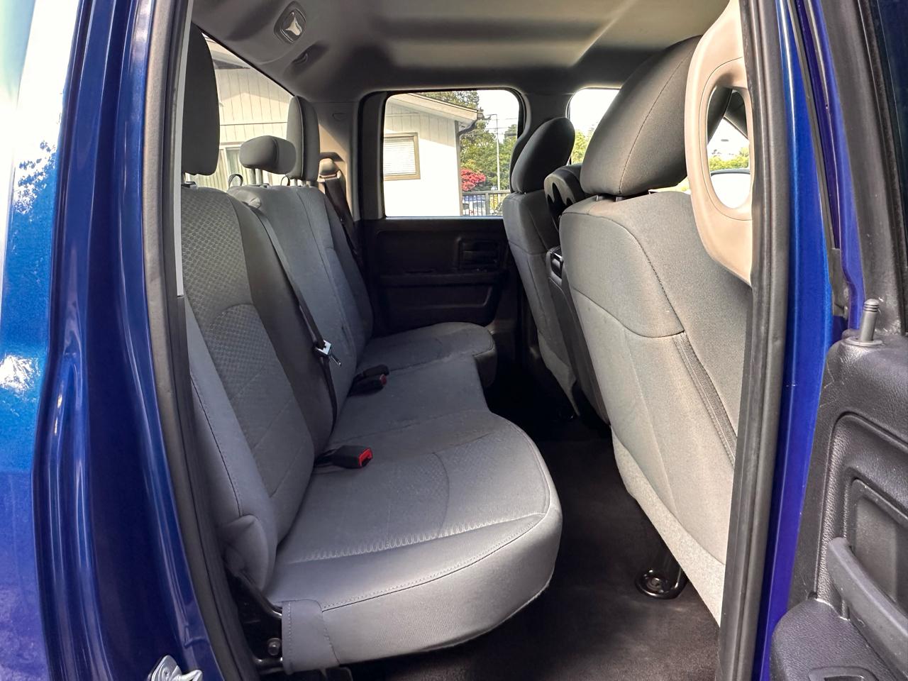 RAM 1500 4WD Quad Cab 140.5" Express 2015