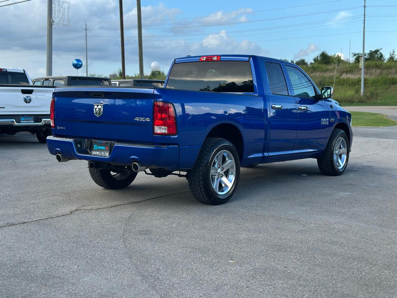 RAM 1500 4WD Quad Cab 140.5" Express 2015