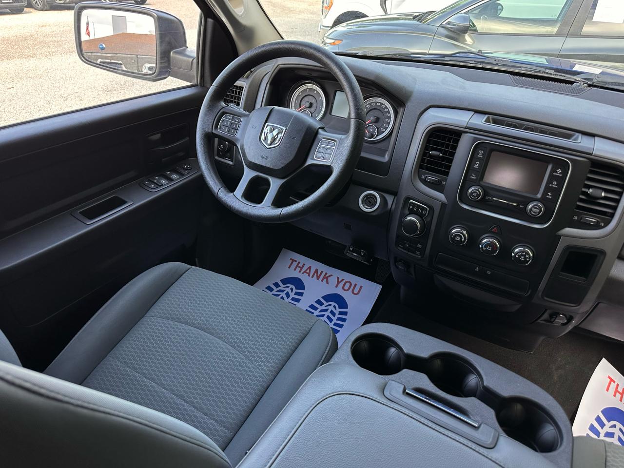 RAM 1500 4WD Quad Cab 140.5" Express 2015