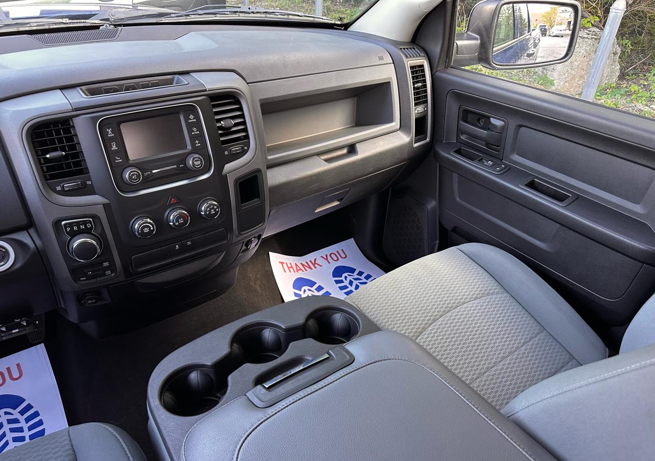 RAM 1500 4WD Quad Cab 140.5" Express 2015