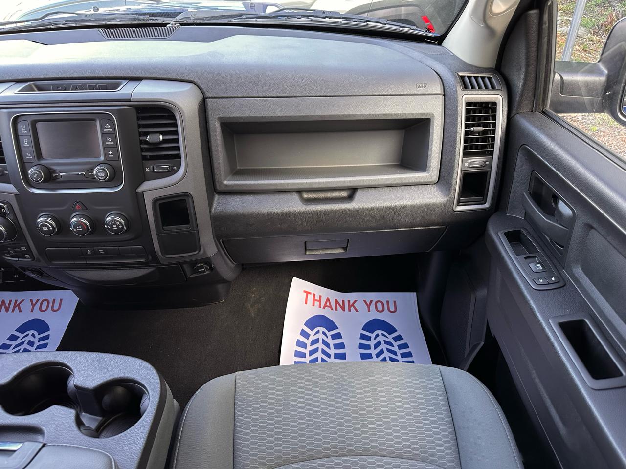 RAM 1500 4WD Quad Cab 140.5" Express 2015