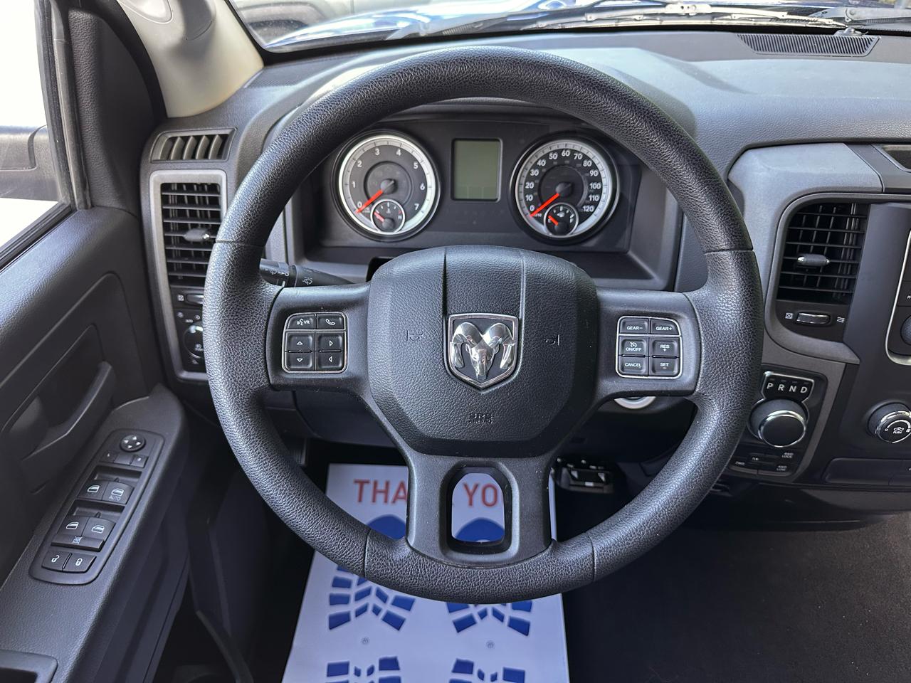 RAM 1500 4WD Quad Cab 140.5" Express 2015