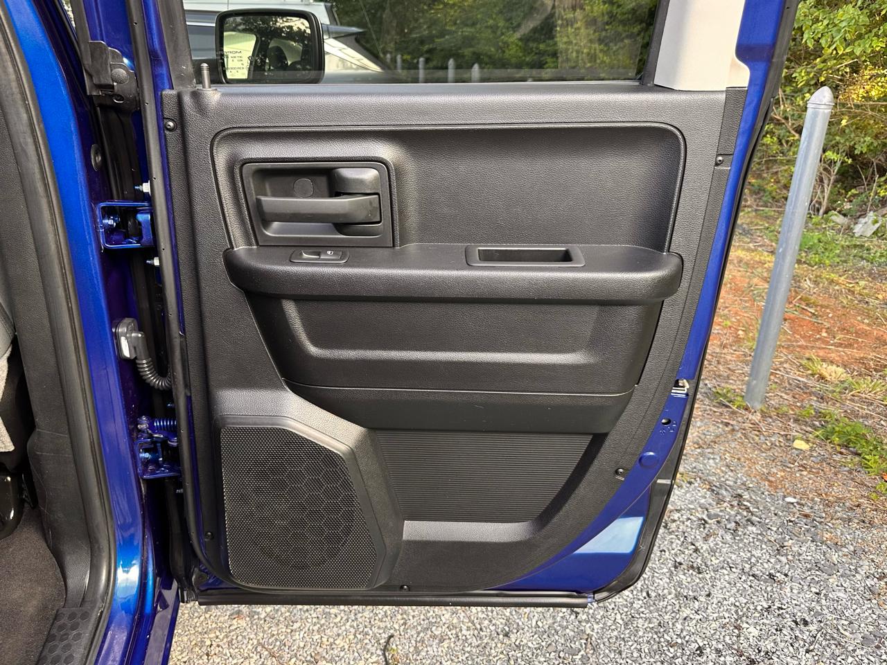RAM 1500 4WD Quad Cab 140.5" Express 2015
