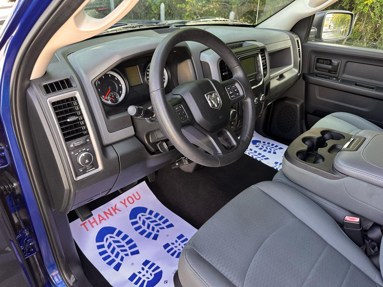 RAM 1500 4WD Quad Cab 140.5" Express 2015