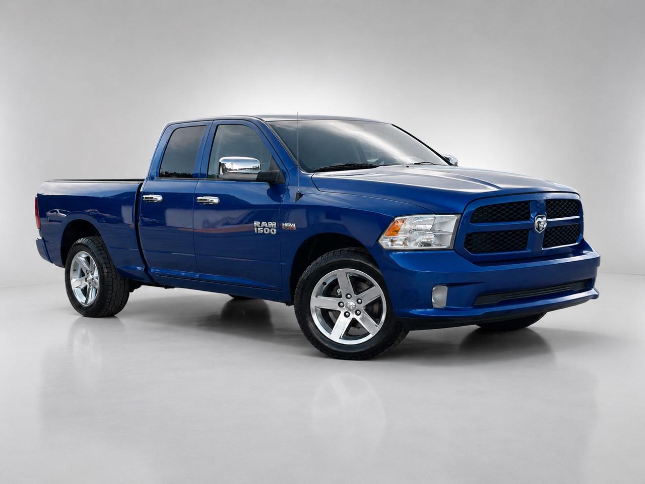 RAM 1500 4WD Quad Cab 140.5" Express 2015