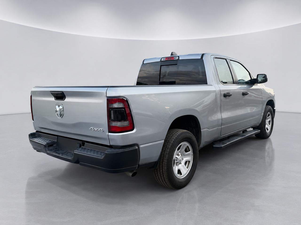 RAM 1500 Tradesman 4x4 Quad Cab 6'4" Box 2023