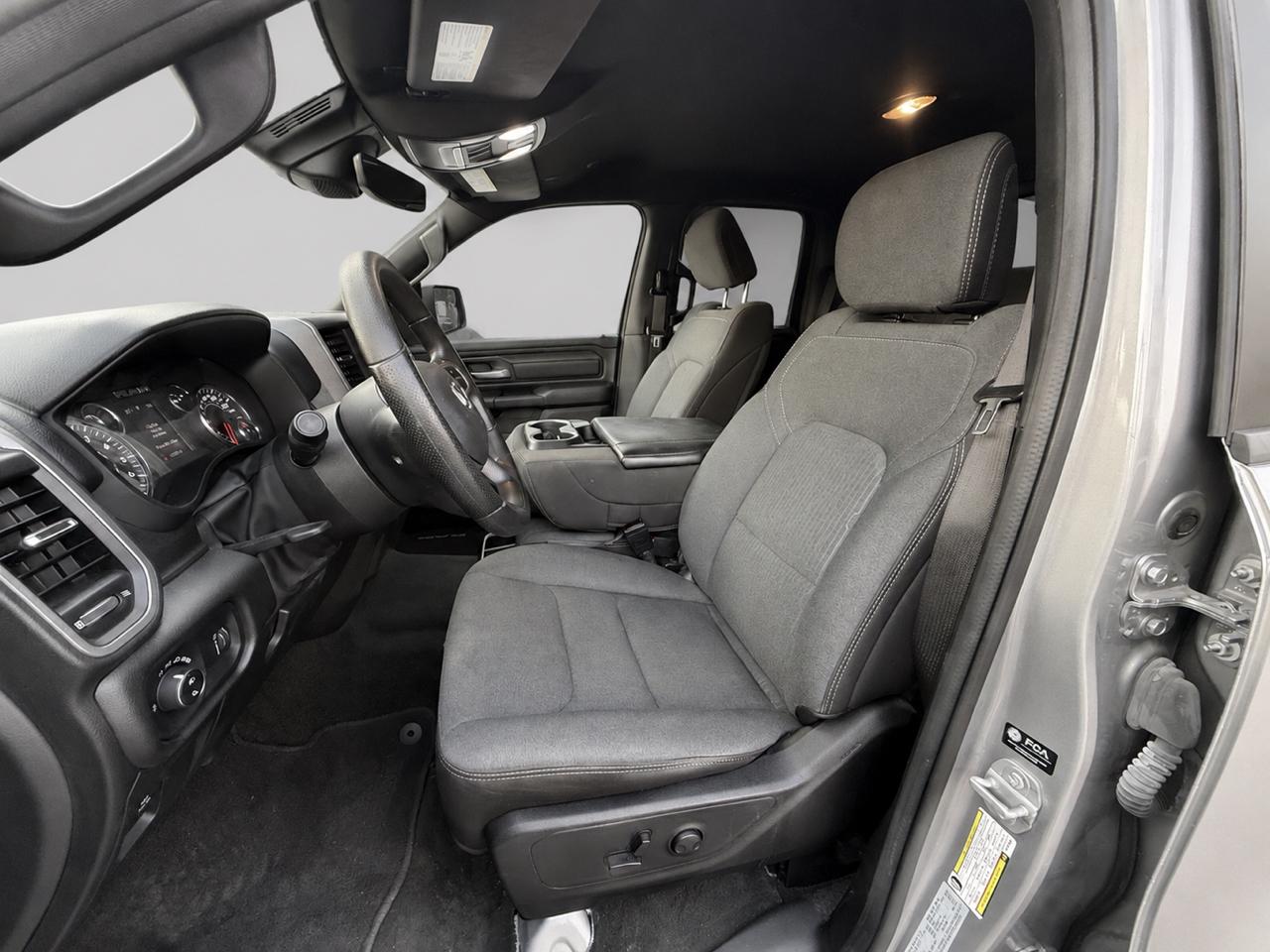 RAM 1500 Tradesman 4x4 Quad Cab 6'4" Box 2023