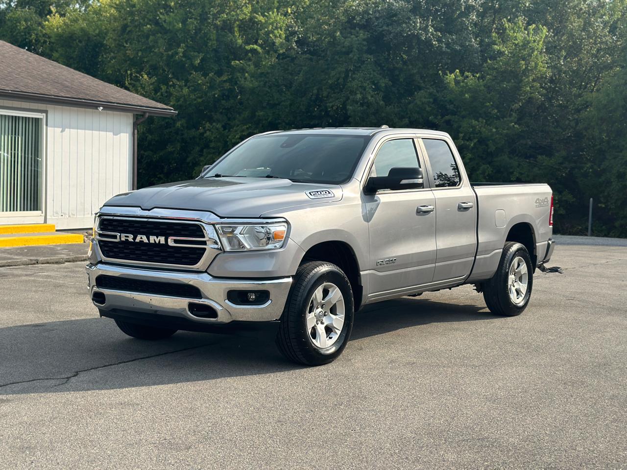RAM 1500 Big Horn 4x4 Quad Cab 6'4" Box 2022