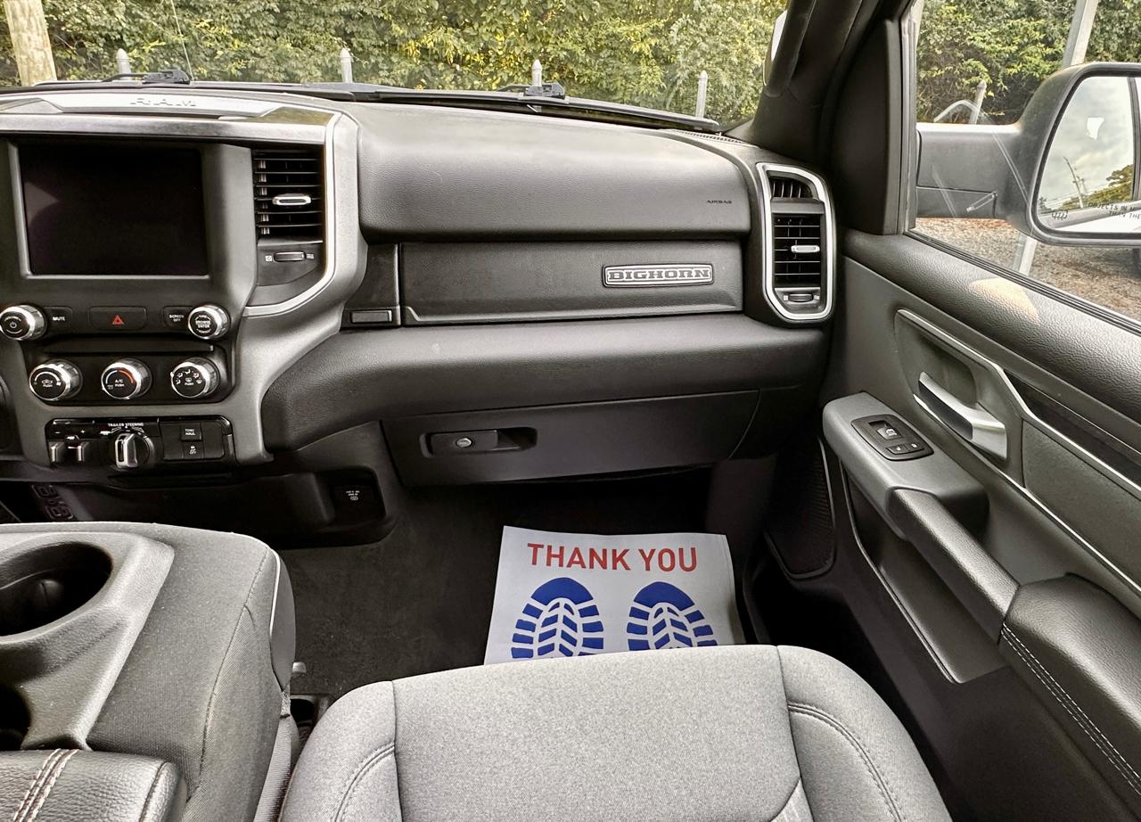 RAM 1500 Big Horn 4x4 Quad Cab 6'4" Box 2022