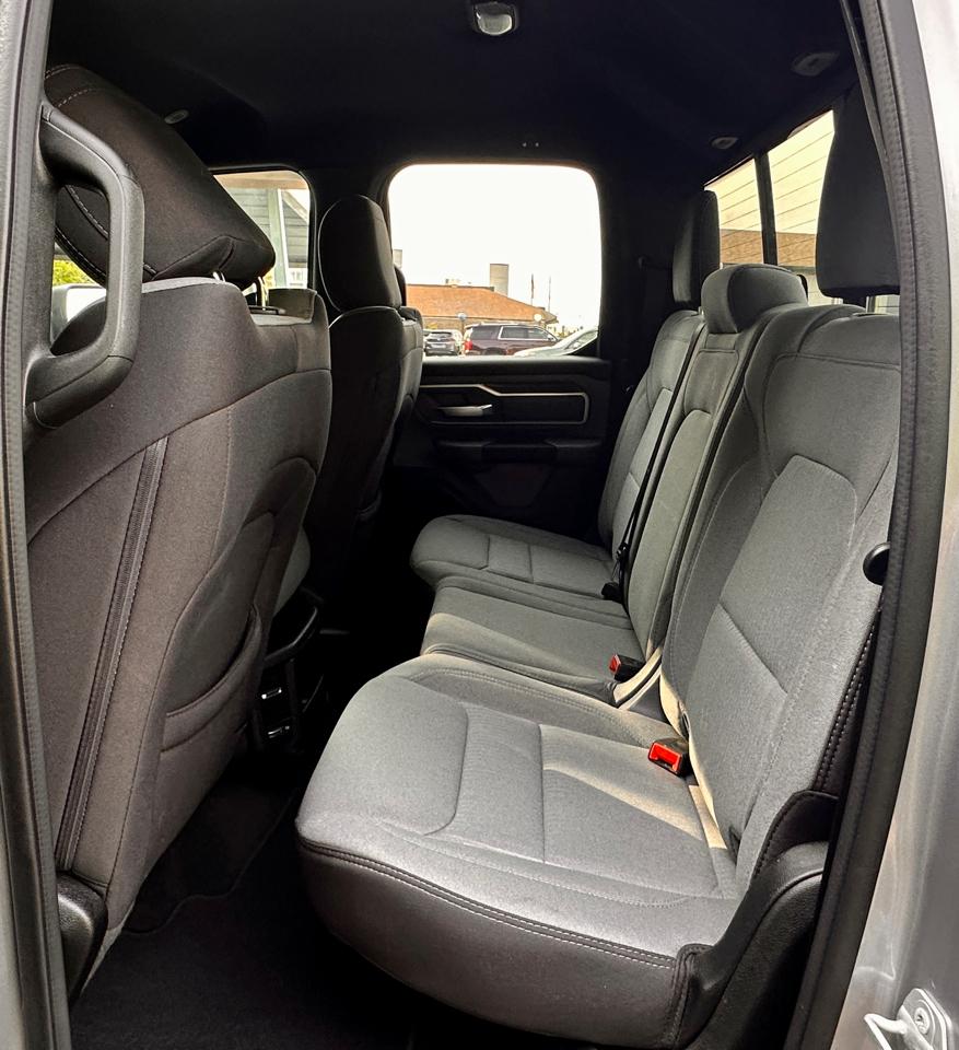 RAM 1500 Big Horn 4x4 Quad Cab 6'4" Box 2022
