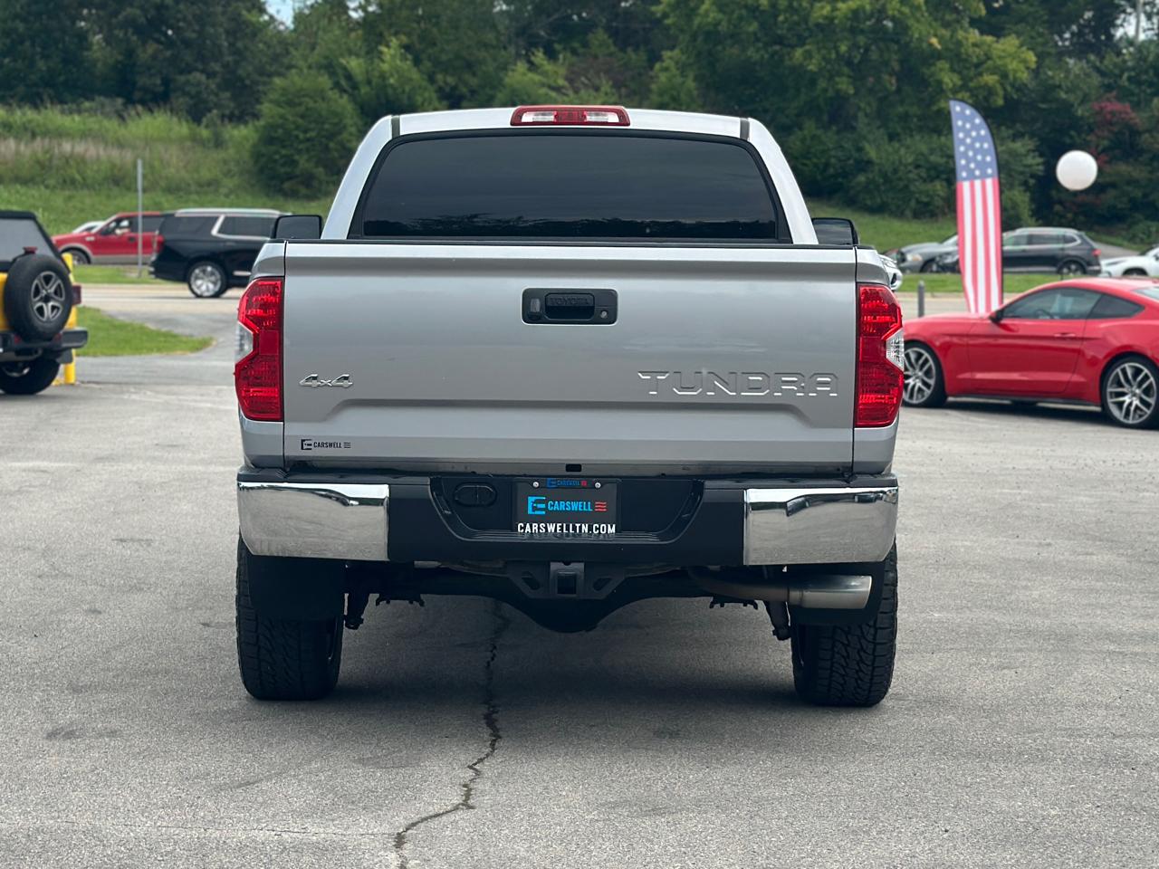 Toyota Tundra 4WD Truck  2016