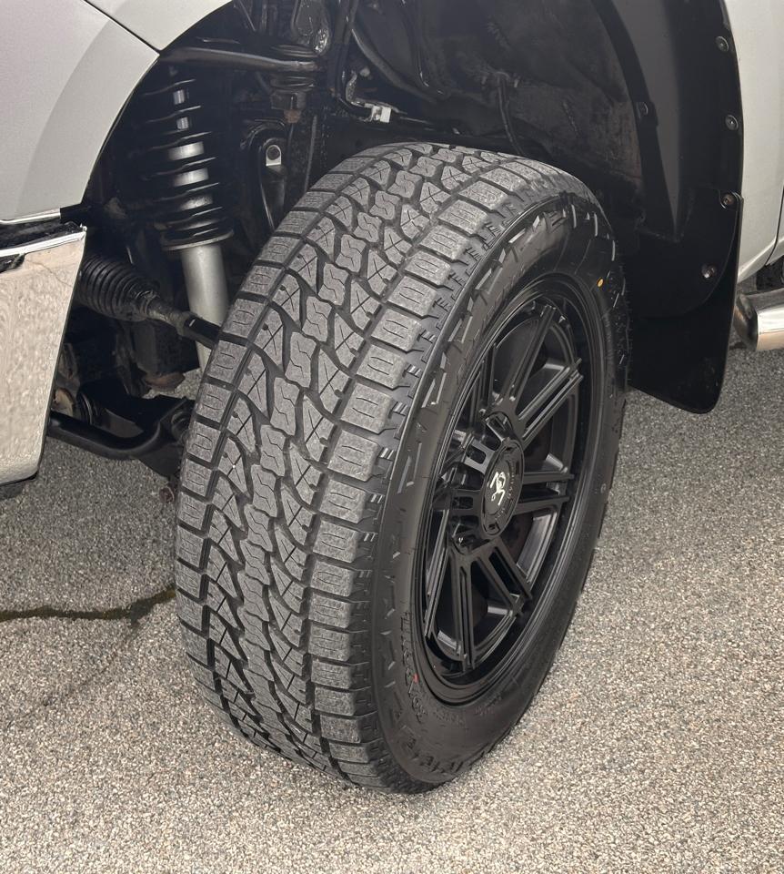 Toyota Tundra 4WD Truck  2016