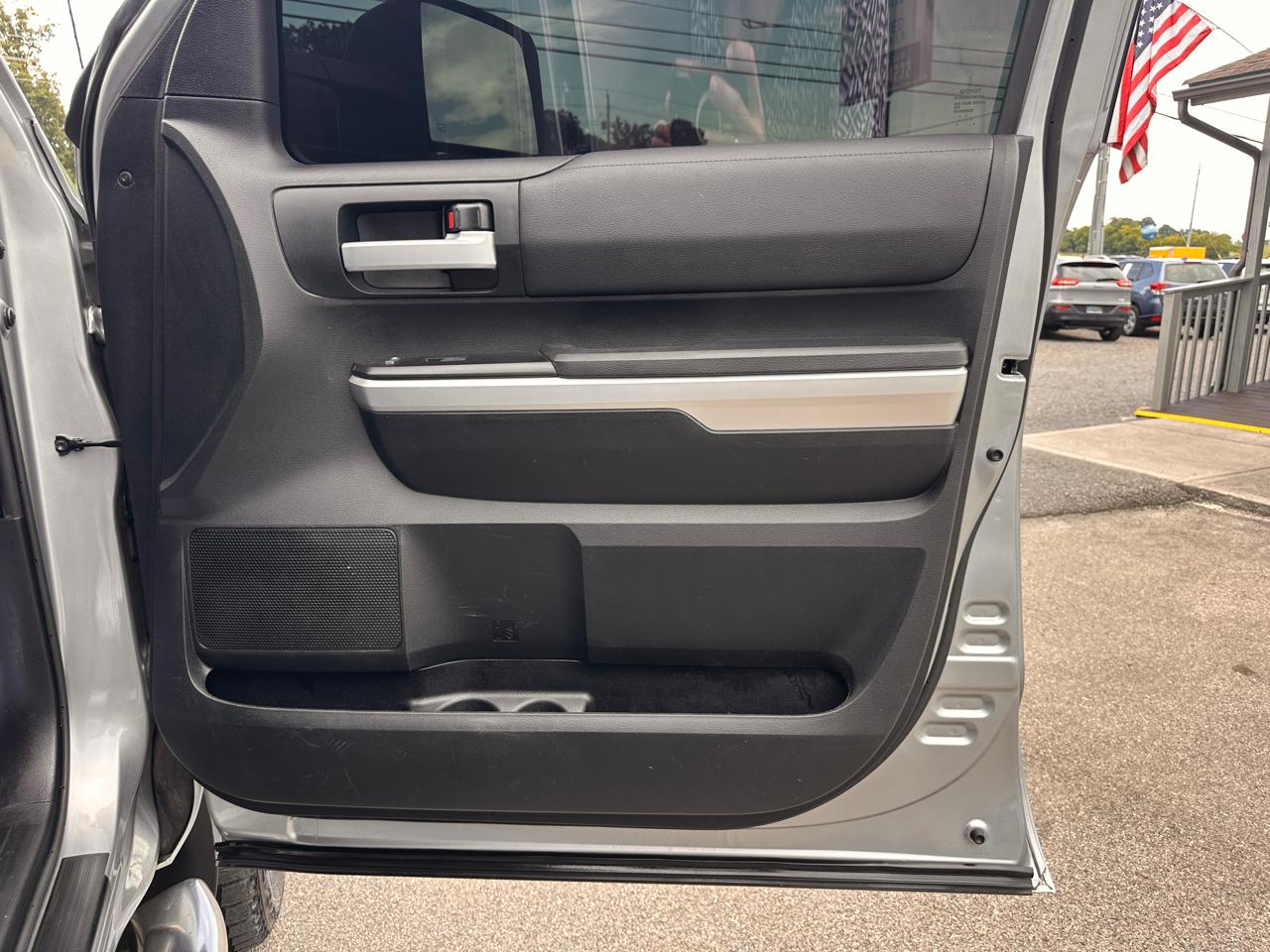 Toyota Tundra 4WD Truck  2016