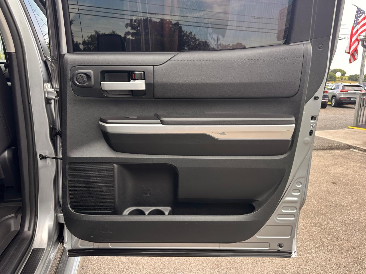 Toyota Tundra 4WD Truck  2016