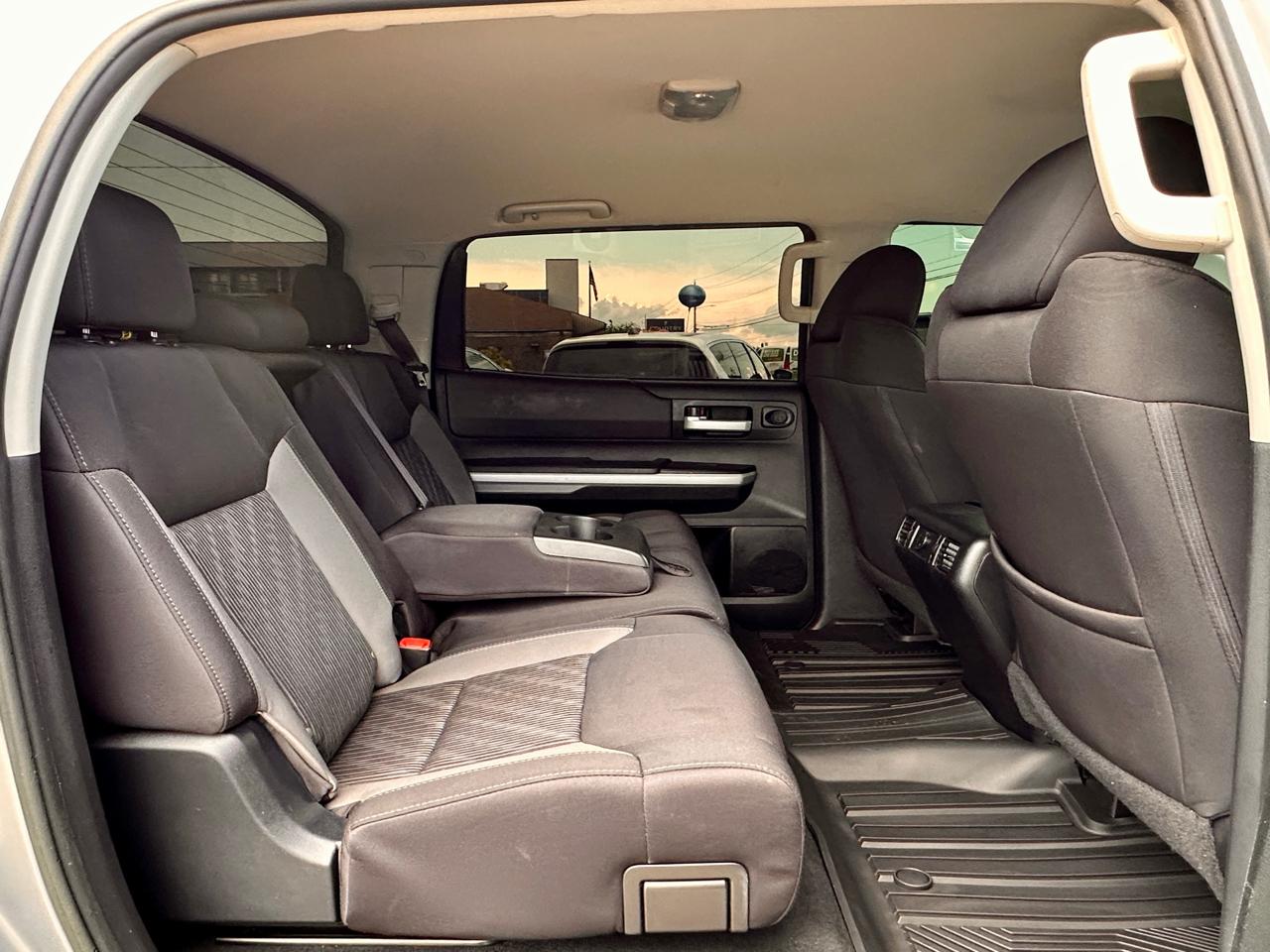 Toyota Tundra 4WD Truck  2016
