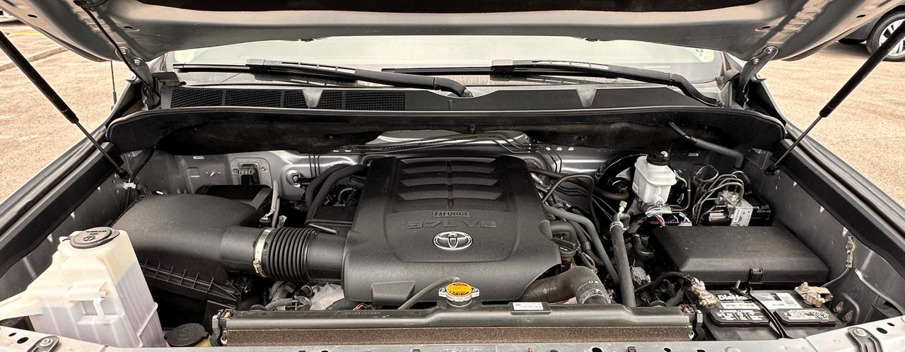 Toyota Tundra 4WD Truck  2016