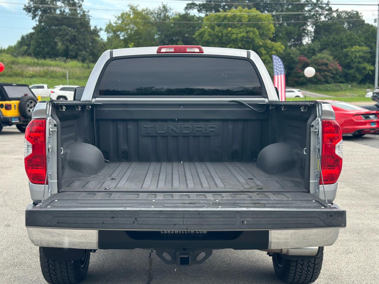 Toyota Tundra 4WD Truck  2016