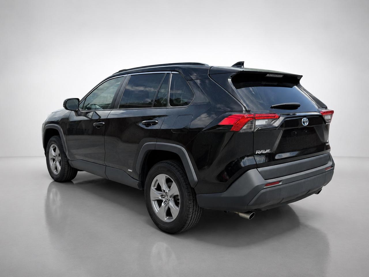Toyota RAV4 LE AWD 2022