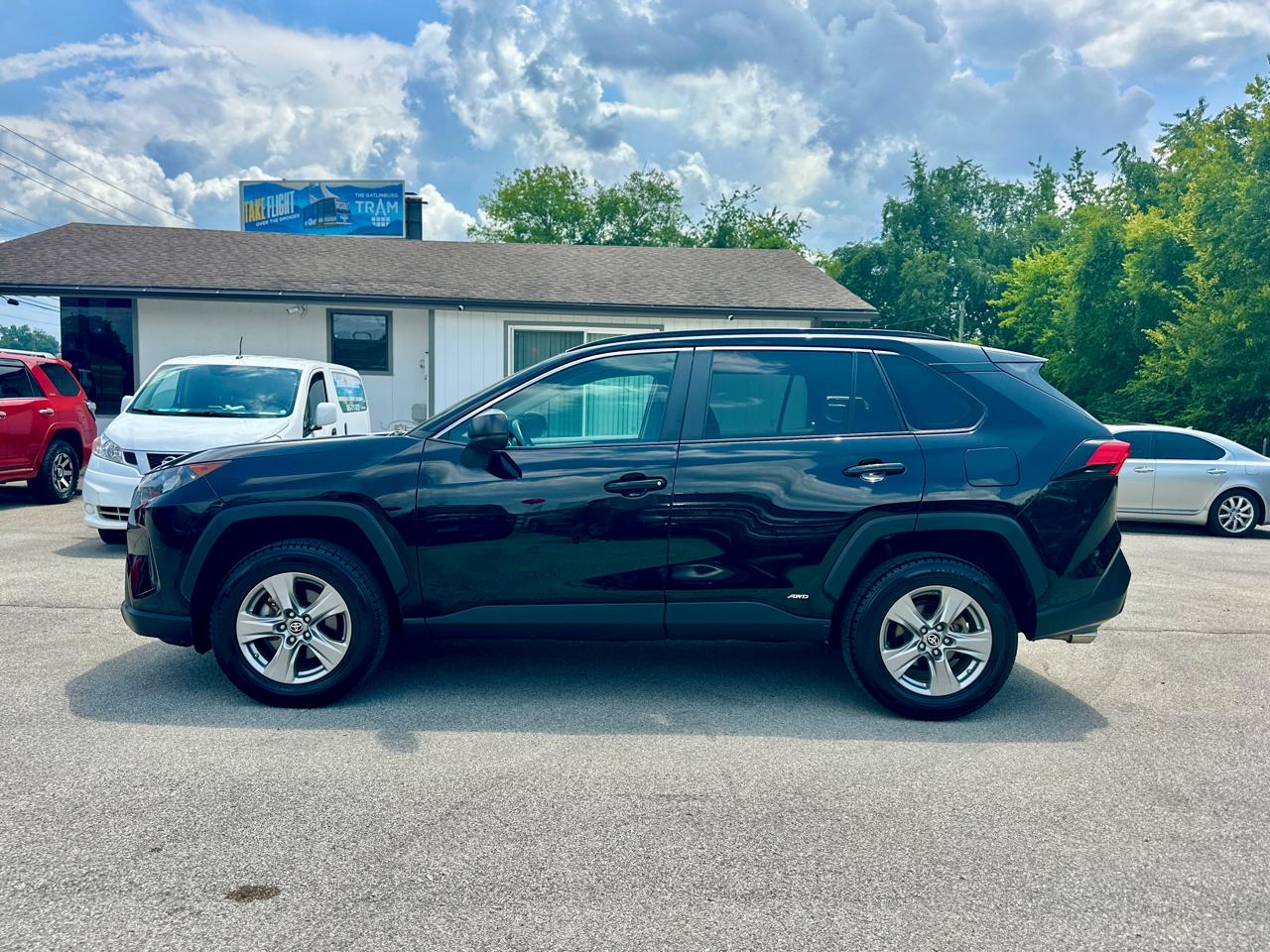 Toyota RAV4 LE AWD 2022