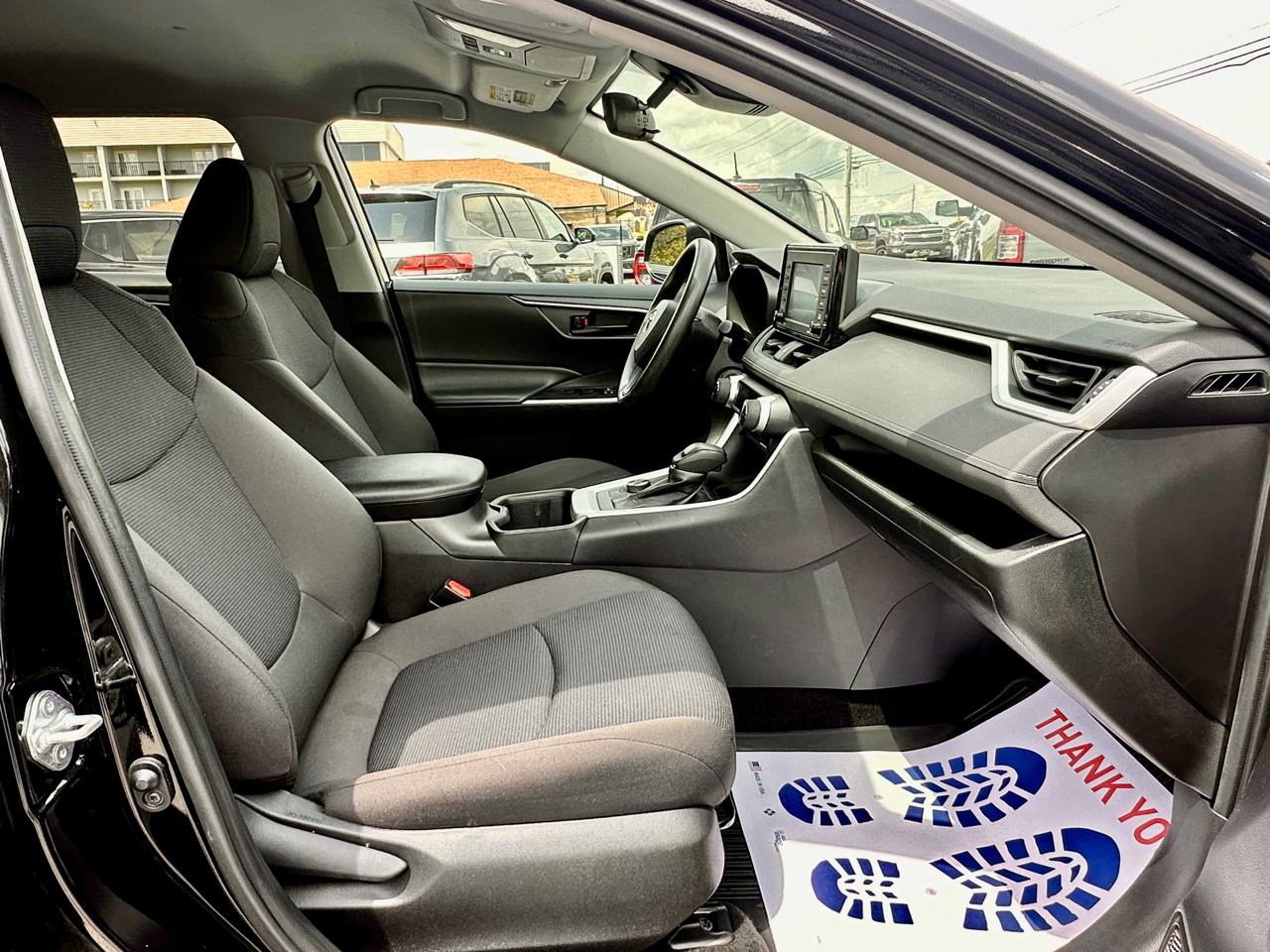 Toyota RAV4 LE AWD 2022