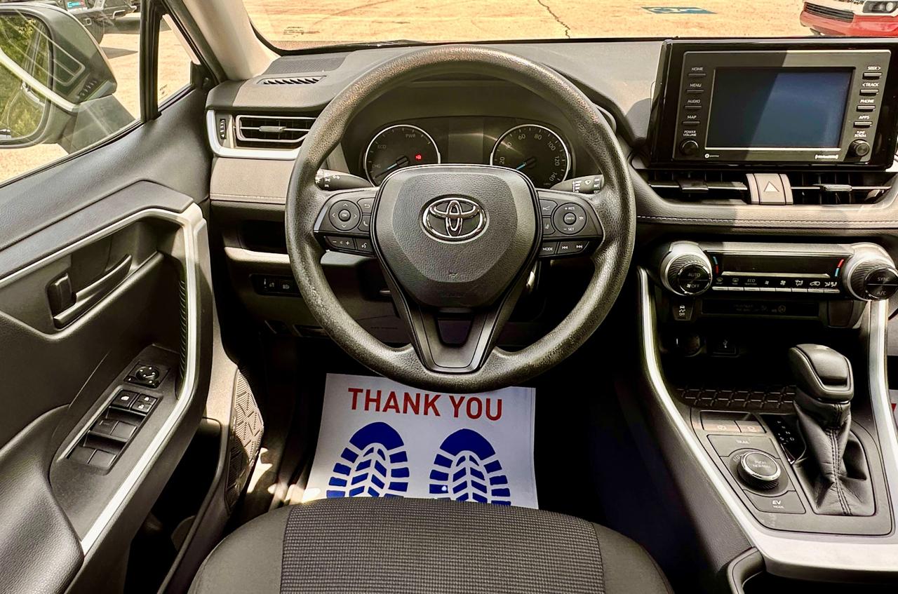 Toyota RAV4 LE AWD 2022