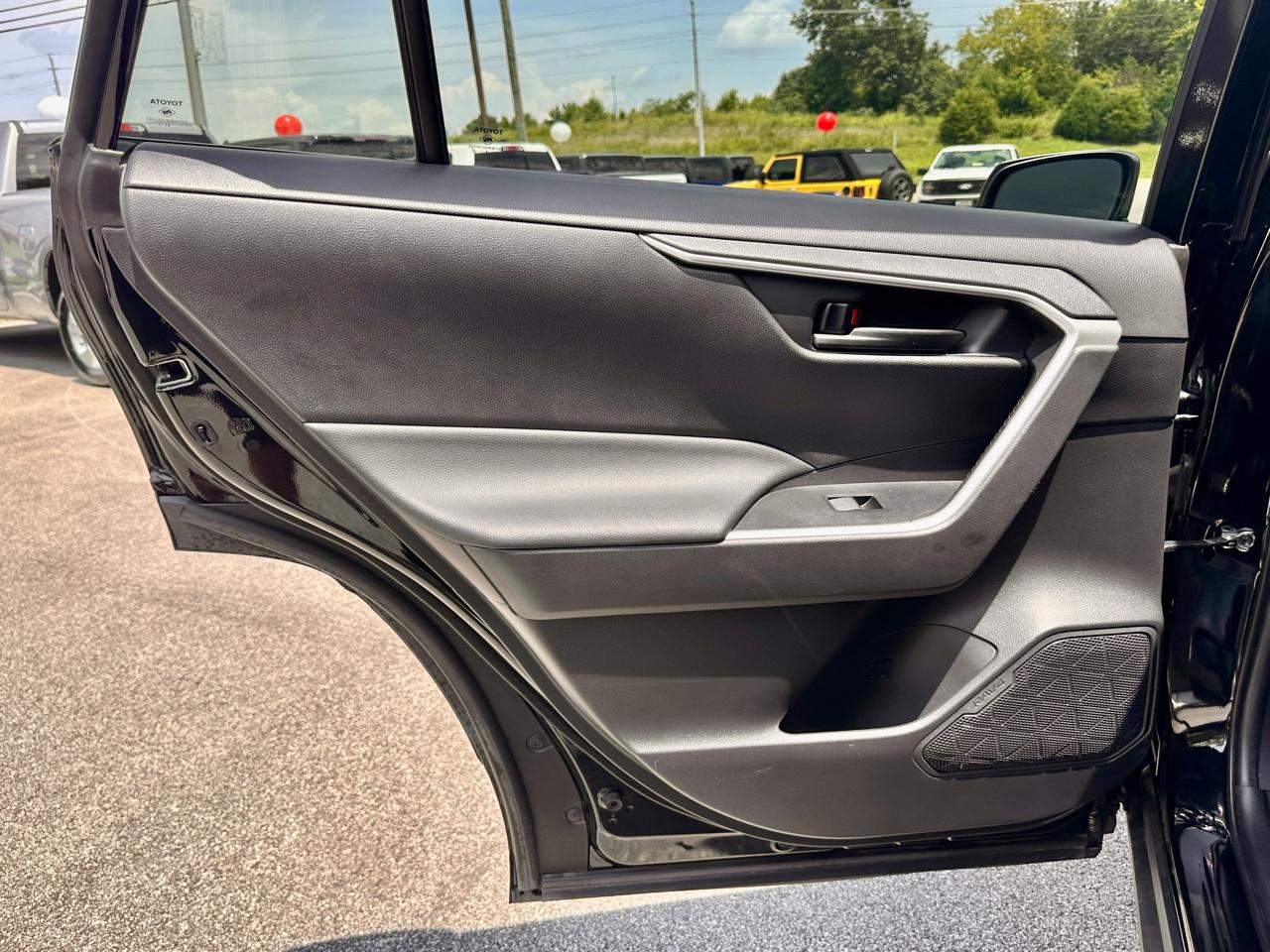 Toyota RAV4 LE AWD 2022