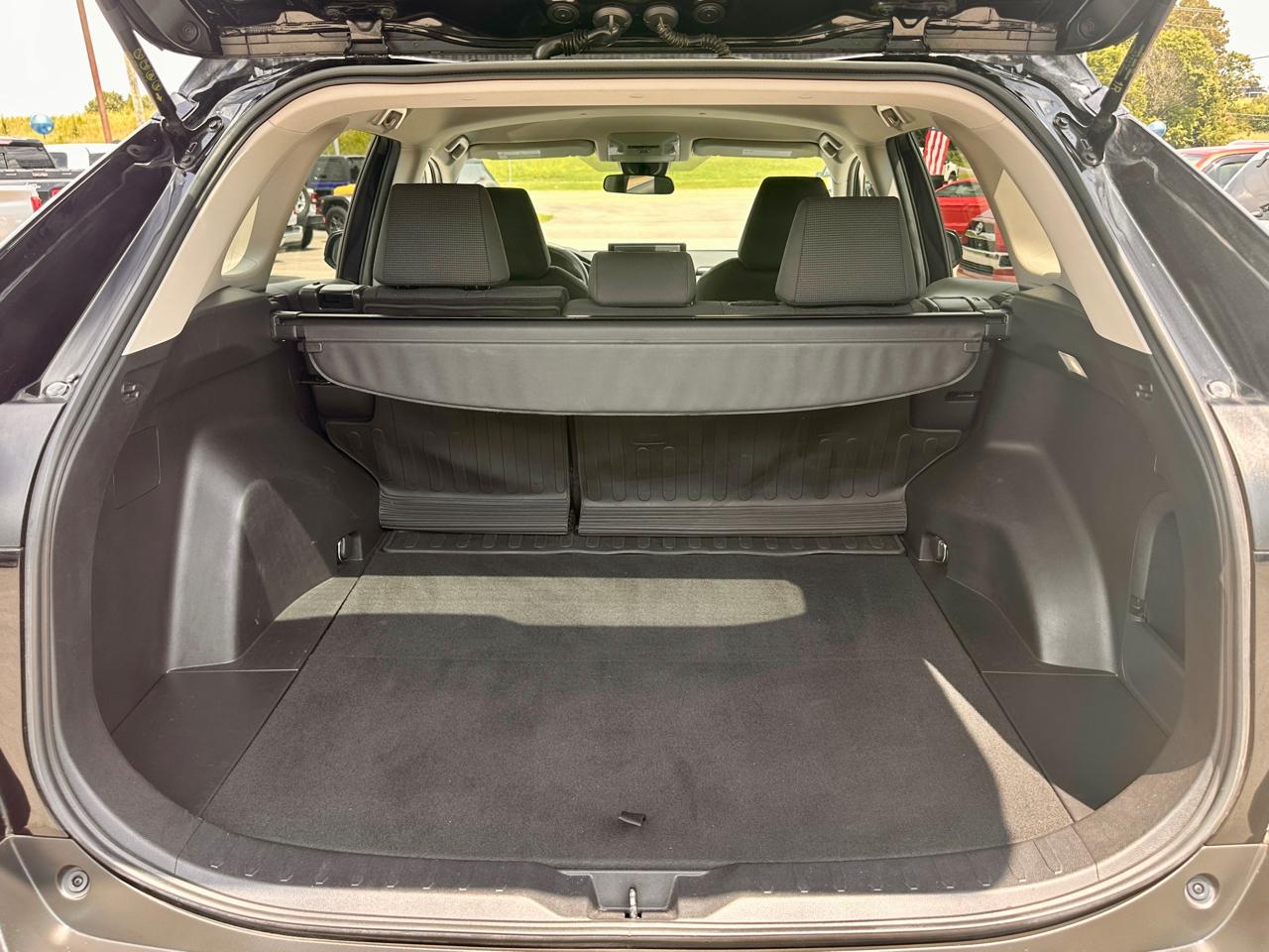 Toyota RAV4 LE AWD 2022