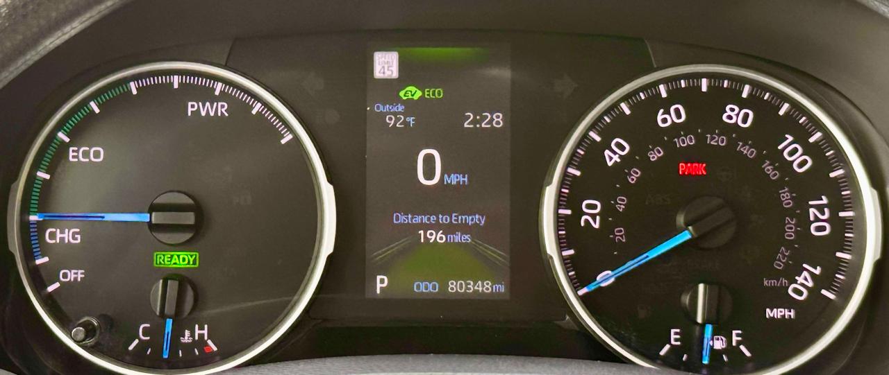 Toyota RAV4 LE AWD 2022
