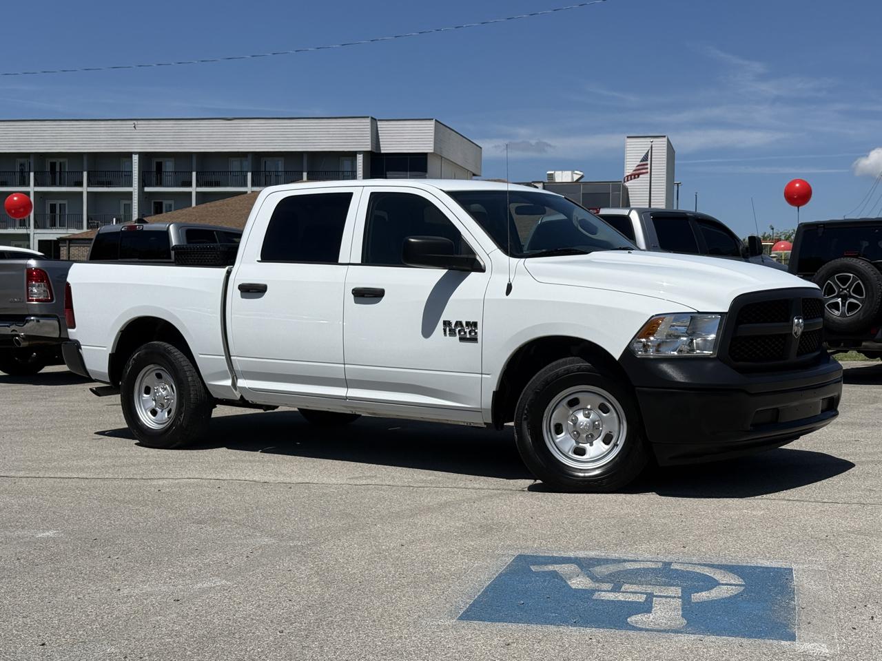 RAM 1500 Classic Tradesman 4x2 Crew Cab 5'7" Box 2023
