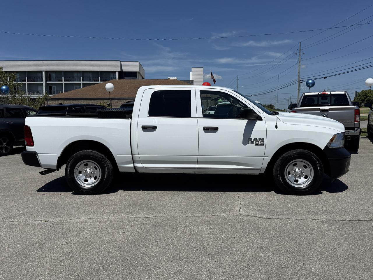 RAM 1500 Classic Tradesman 4x2 Crew Cab 5'7" Box 2023