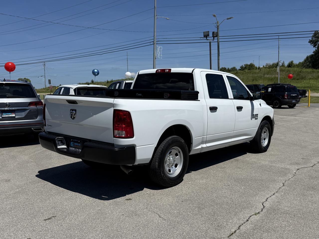 RAM 1500 Classic Tradesman 4x2 Crew Cab 5'7" Box 2023