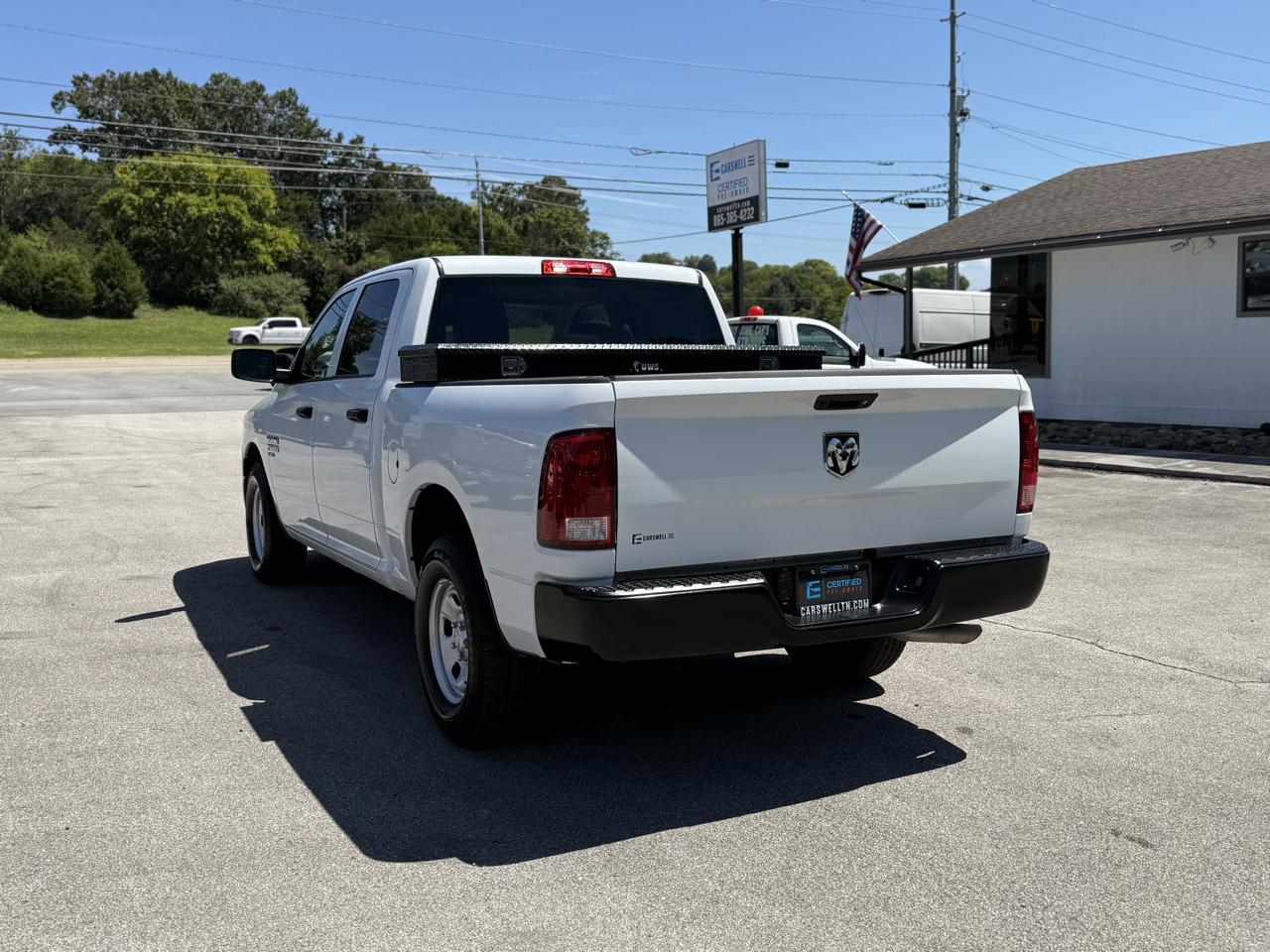 RAM 1500 Classic Tradesman 4x2 Crew Cab 5'7" Box 2023