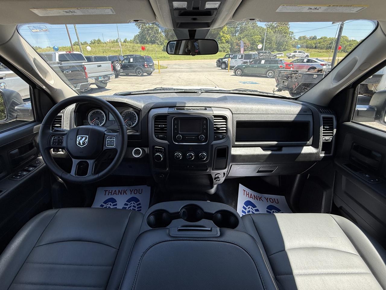 RAM 1500 Classic Tradesman 4x2 Crew Cab 5'7" Box 2023