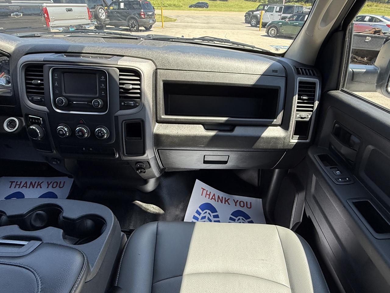 RAM 1500 Classic Tradesman 4x2 Crew Cab 5'7" Box 2023
