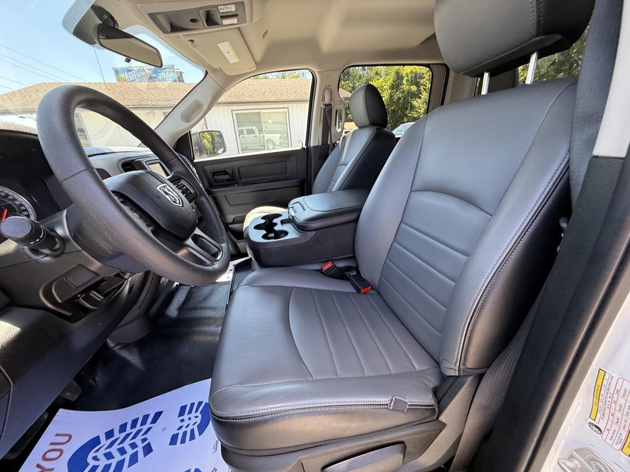 RAM 1500 Classic Tradesman 4x2 Crew Cab 5'7" Box 2023