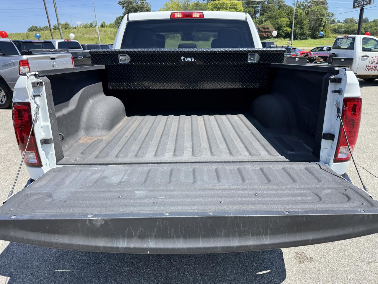 RAM 1500 Classic Tradesman 4x2 Crew Cab 5'7" Box 2023