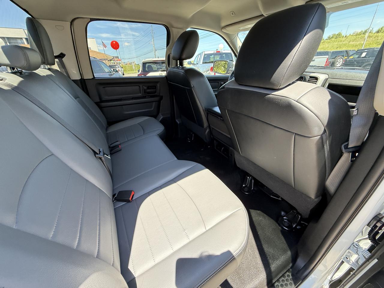 RAM 1500 Classic Tradesman 4x2 Crew Cab 5'7" Box 2023