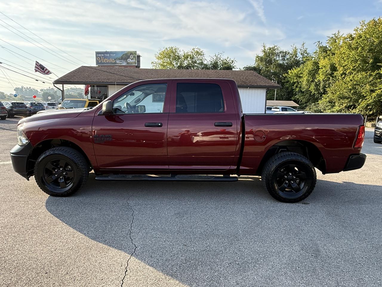 RAM 1500 Classic Tradesman 4x4 Crew Cab 5'7" Box 2021