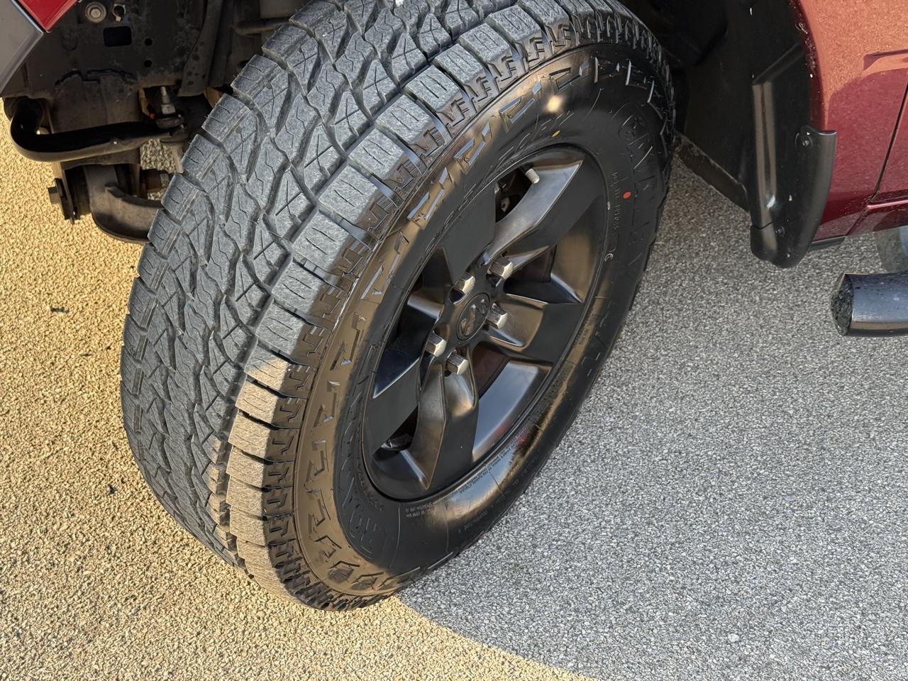 RAM 1500 Classic Tradesman 4x4 Crew Cab 5'7" Box 2021