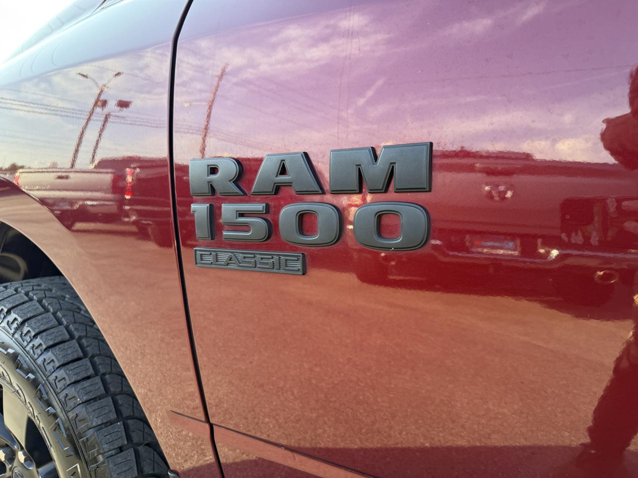 RAM 1500 Classic Tradesman 4x4 Crew Cab 5'7" Box 2021