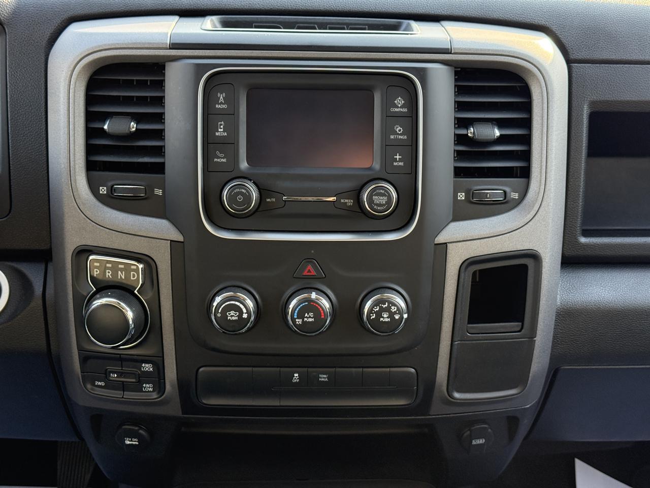 RAM 1500 Classic Tradesman 4x4 Crew Cab 5'7" Box 2021