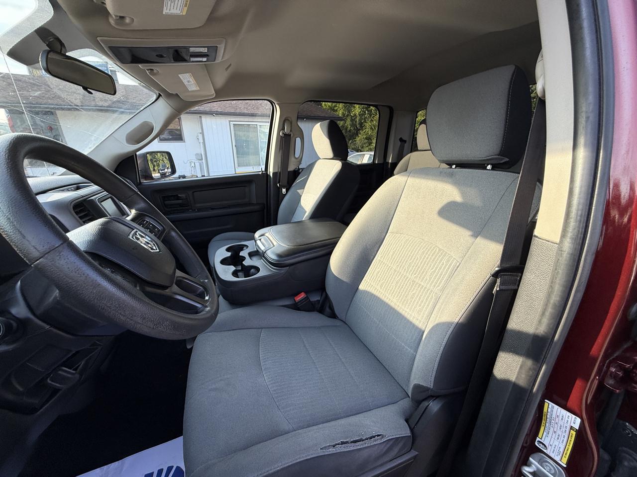 RAM 1500 Classic Tradesman 4x4 Crew Cab 5'7" Box 2021