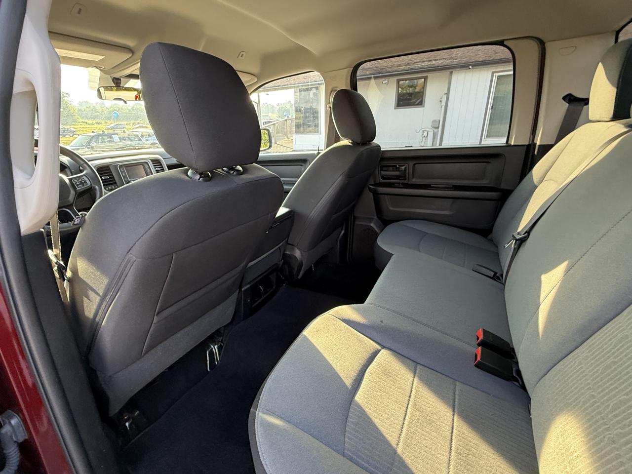 RAM 1500 Classic Tradesman 4x4 Crew Cab 5'7" Box 2021
