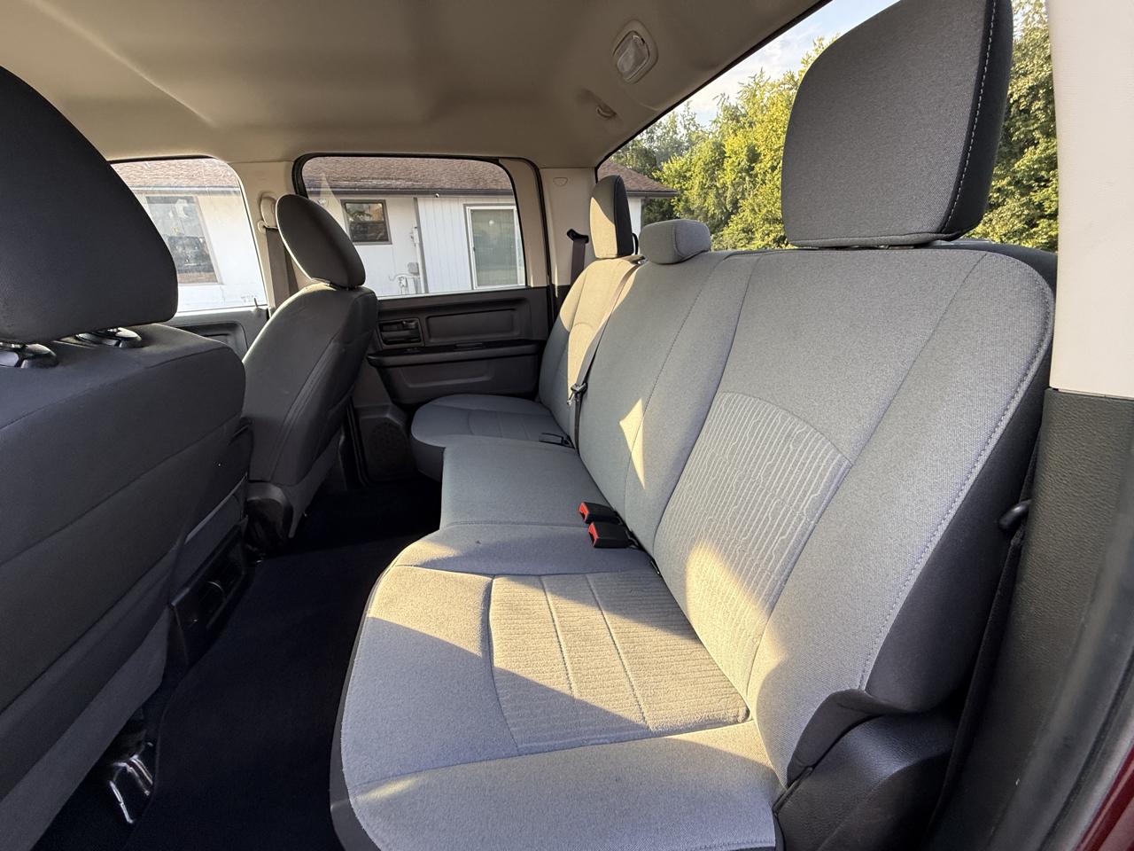RAM 1500 Classic Tradesman 4x4 Crew Cab 5'7" Box 2021