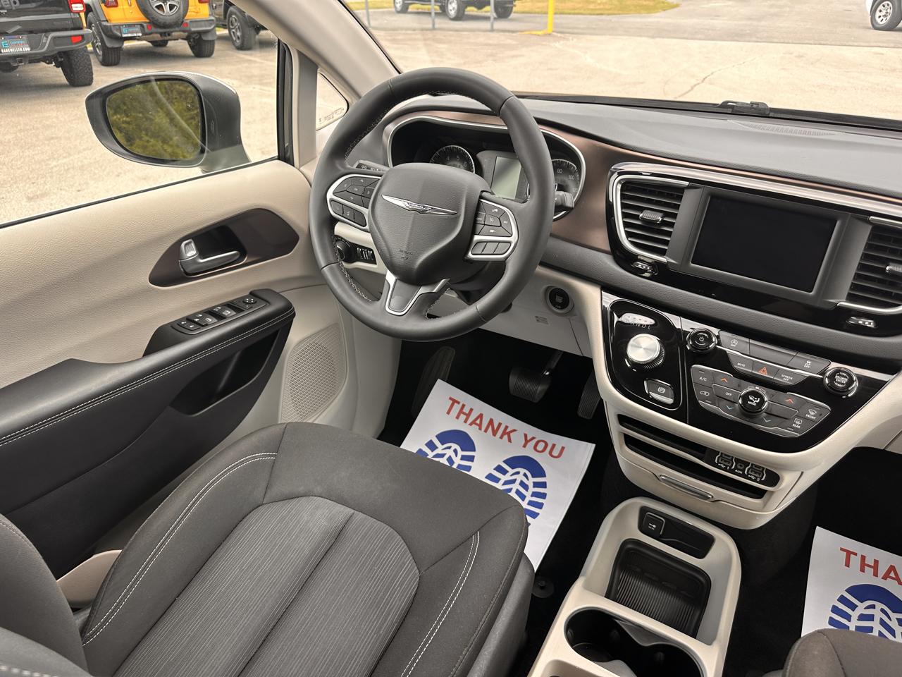 Chrysler Voyager  2023