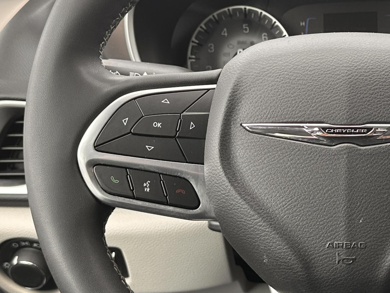Chrysler Voyager  2023