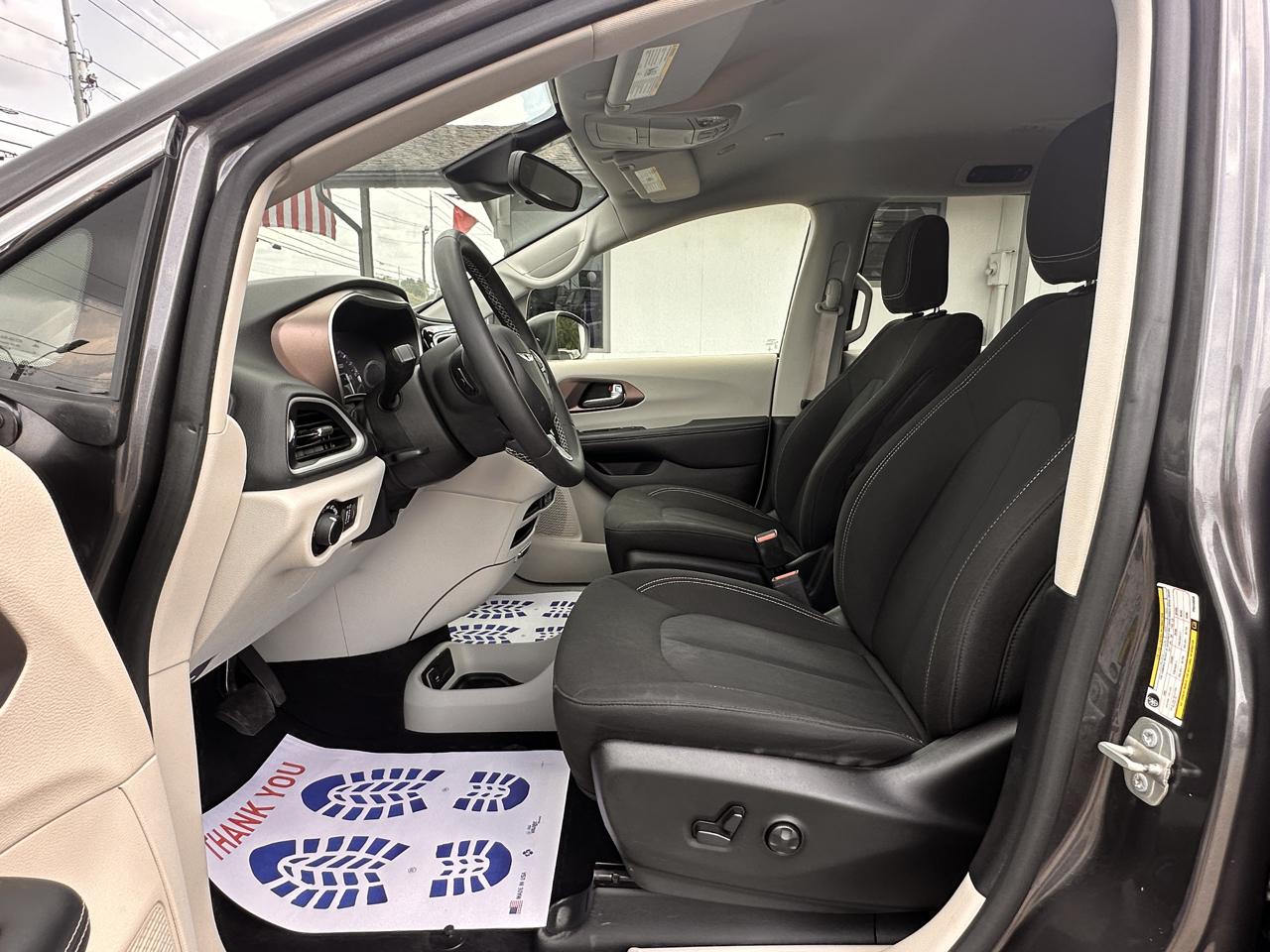 Chrysler Voyager  2023