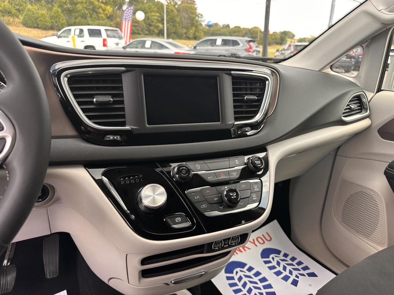 Chrysler Voyager  2023